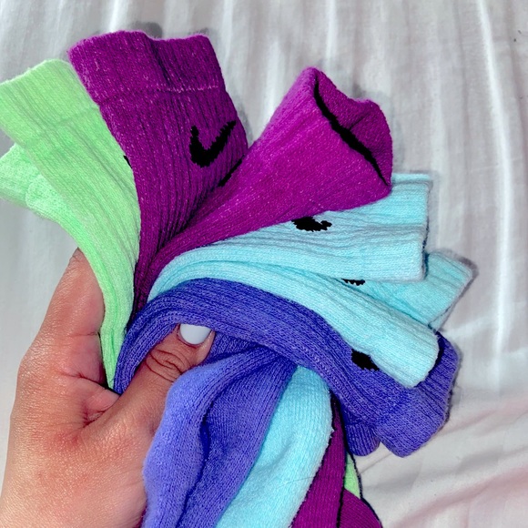 NIKE COLORED SOCKS 🌈🌈 ONE PAIR - Picture 4 of 4